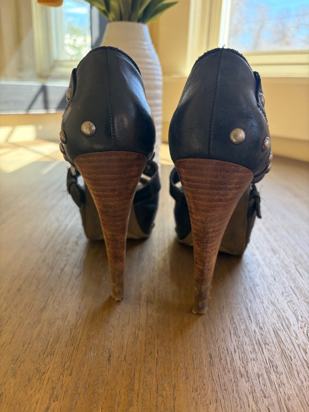 Guess Strappy Heels Biker Black Studs 10 - Picture 2 of 7